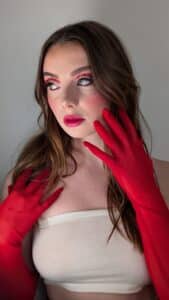 Saint - Valentin Maquilleuse professionnelle